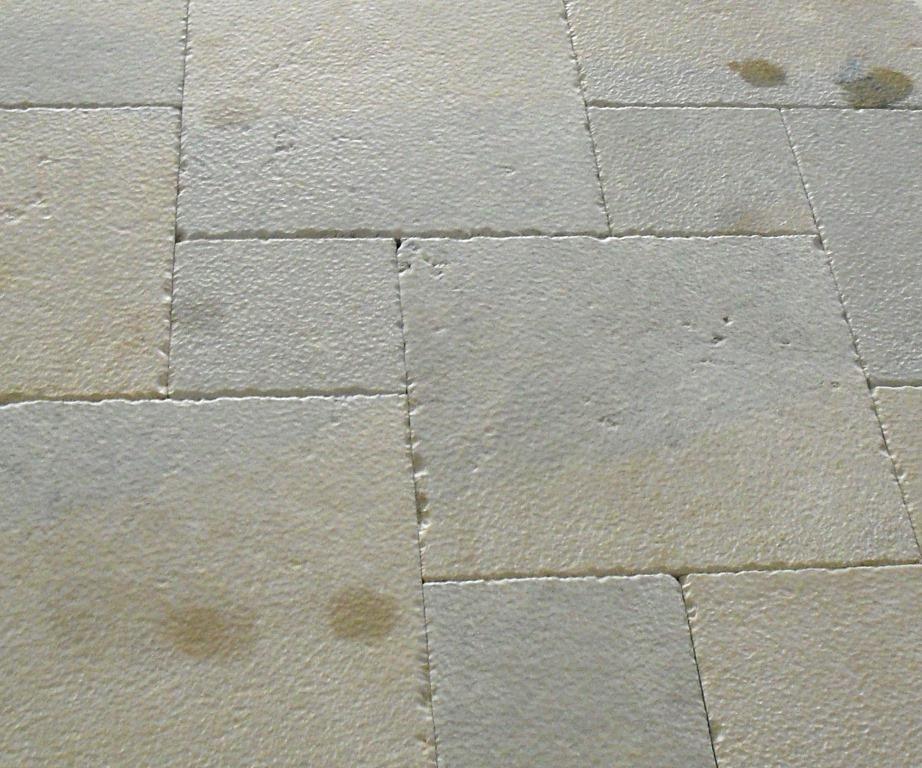 dallage en pierre naturelle grès calcaire granit marbre format épaisseur finition sur demande