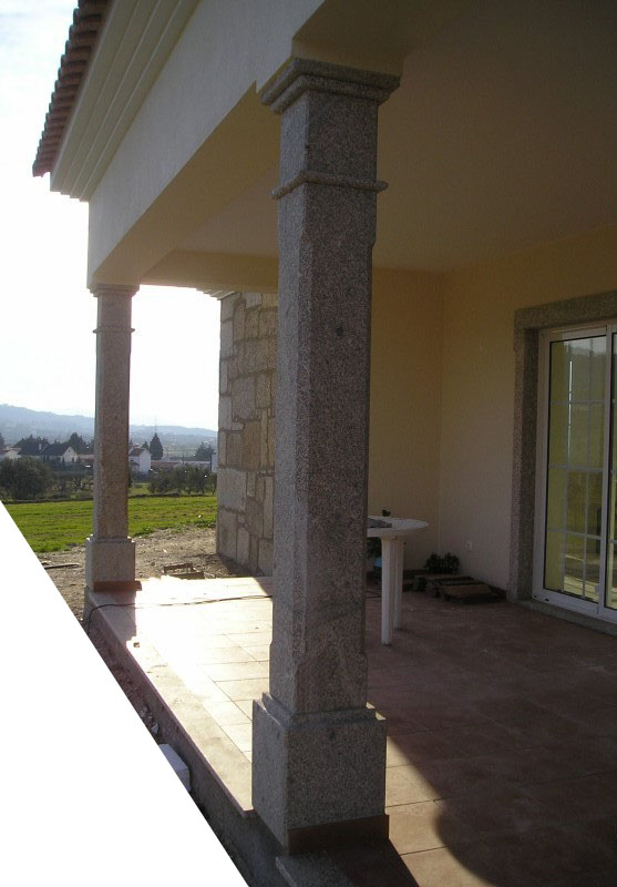 colonne pierre granit