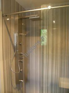 Salle de bain mur et sol pierre naturelle