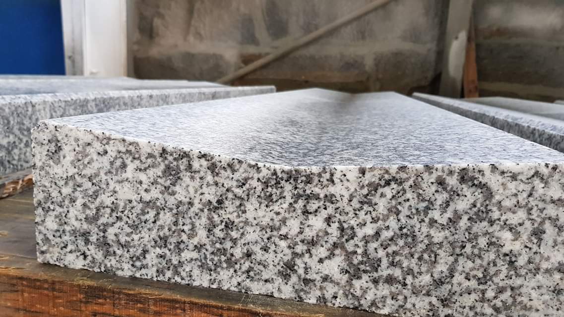 Coop matériaux Lusitane matériaux caniveau granit