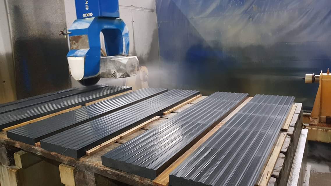 Coop matériaux Lusitane matériaux dallage podotactile granit